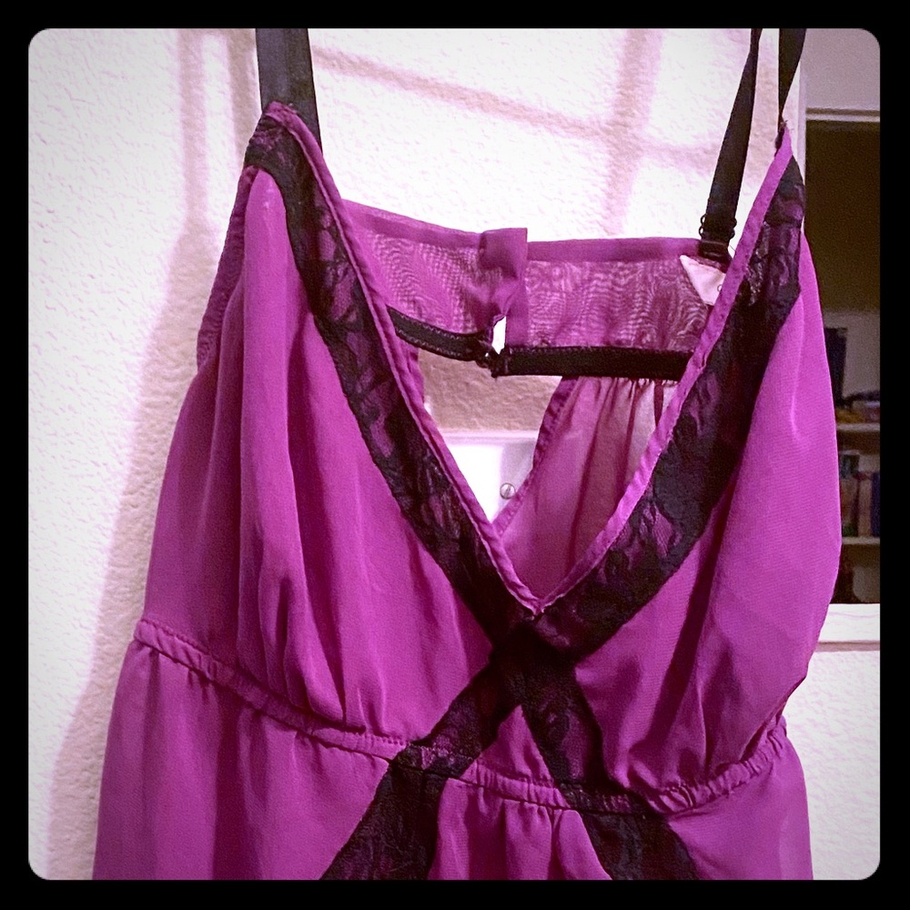 Cacique purple & black lace-trimmed nightie 🌺